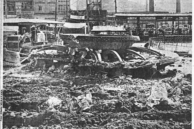 É preciso destruir a Praça 22 de novembro?