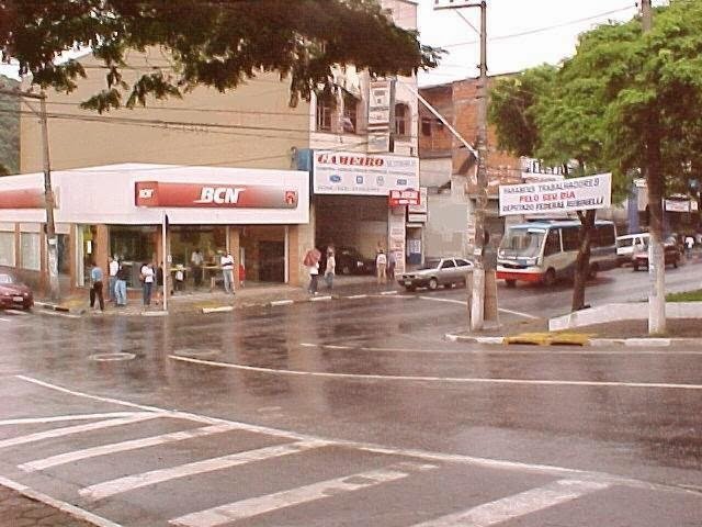 Praça da Bíblia (Barão de Mauá x Bandeirantes) ano 2003