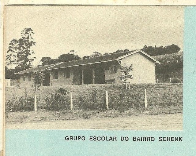 Grupo Escolar do bairro Schenk em 1972