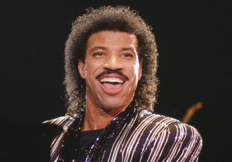 Lionel Richie faz 75 anos e Ecad mostra estudo inédito sobre o artista