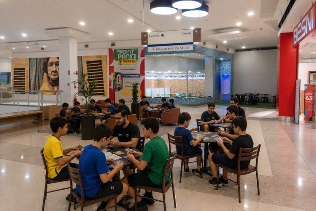Atrium Shopping recebe no final de semana encontro de troca de figurinhas da Copa 2026