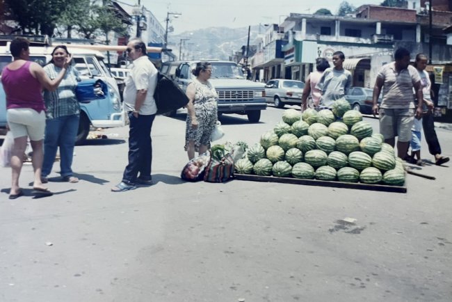 Avenida Presidente Castelo Branco no Jardim Zaíra na década de 1990