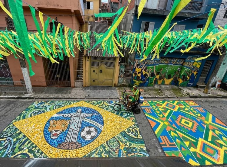 Pintar as ruas para a Copa do Mundo: tradição, criatividade e atenção às normas