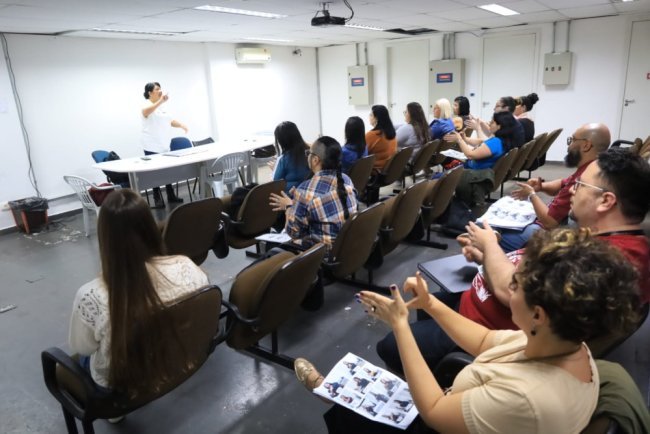 Servidores de Mauá aprendem Libras para ampliar acolhimento à população