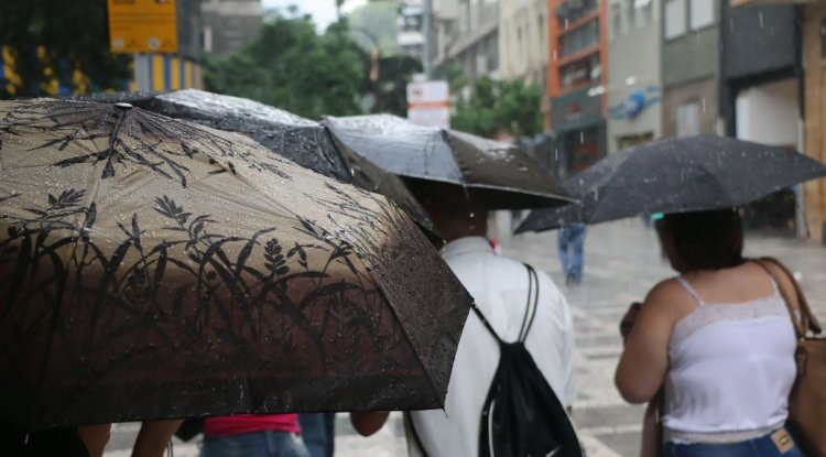 Defesa Civil alerta para chuva forte entre quarta (9) e quinta-feira (10) em diferentes regiões do estado